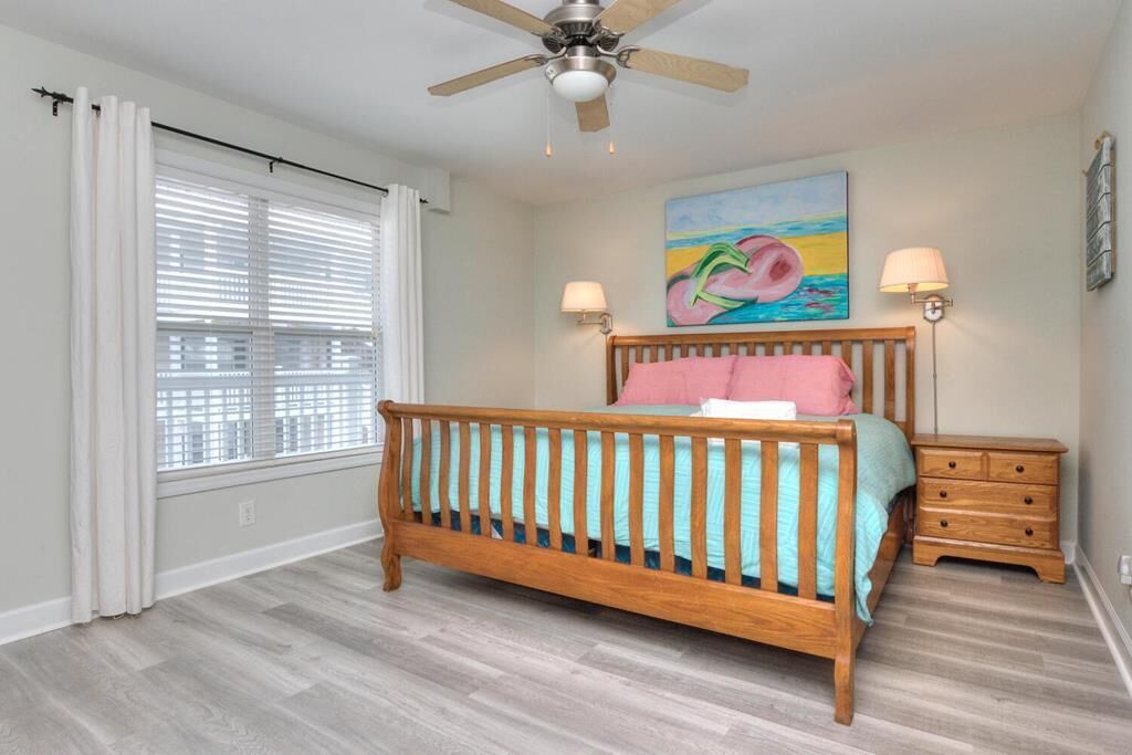 2 slaapkamers, een bureau, een strijkplank/strijkijzer, wifi