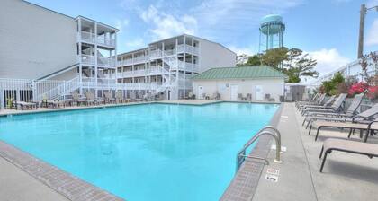 Enjoy ocean views in this spacious 3-bedroom condo on Oak Island!