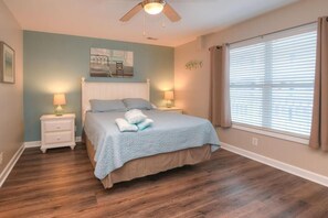 2 chambres, fer et planche à repasser, Wi-Fi, draps fournis