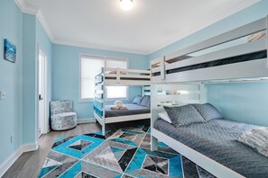 7 chambres, fer et planche à repasser, Wi-Fi, draps fournis