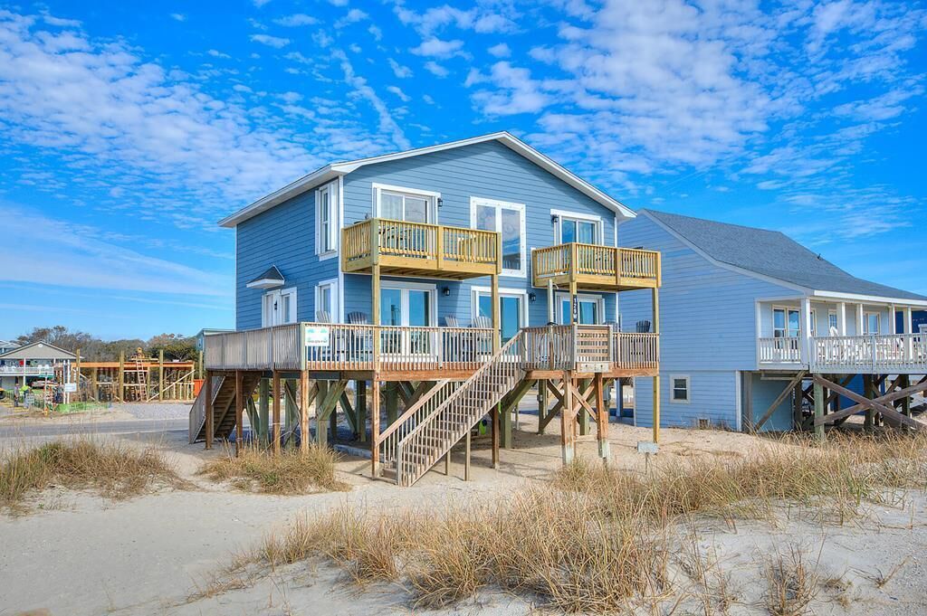 4BR/3.5BA Home - Oceanfront, RECENTLY RENOVATED, Sleeps 10