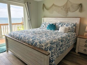 6 bedrooms, desk, iron/ironing board, WiFi