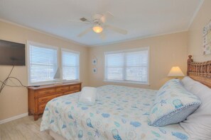 5 bedrooms, iron/ironing board, free WiFi, bed sheets