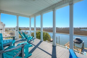 Property grounds - Still Waters: Cozy 3BR waterfront home in Oak Island, perfect for family getaways. (Oak Island)
