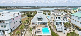 Spacious-oceanfront-7BR/5BA Home with Private Elevated Pool-Sleeps 17