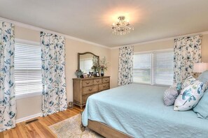 3 quartos, escrivaninha, ferros/tábuas de passar roupa, Wi-Fi