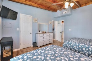 2 bedrooms, iron/ironing board, free WiFi, bed sheets