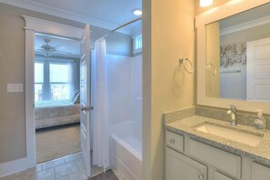 Bathtub, towels
