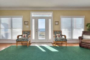 TV, DVD player - Spacious 8BR/5BA Oceanview Home Across Street From Beach-Private POOL-Sleeps16 (Oak Island)
