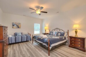 3 bedrooms, iron/ironing board, WiFi, bed sheets