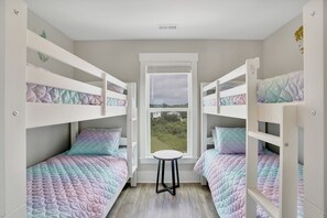 7 habitaciones, tabla de planchar con plancha, wifi y ropa de cama