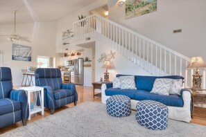 Een televisie, een dvd-speler, boeken en een filmbibliotheek