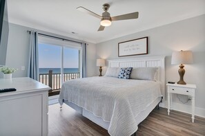 7 bedrooms, iron/ironing board, free WiFi, bed sheets - Oceanfront retreat in Oak Island with 7 bedrooms and pool for 20 guests. (Oak Island)