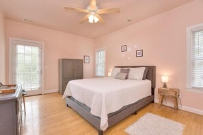 1 Schlafzimmer, BĂŒgeleisen/BĂŒgelbrett, WLAN, BettwĂ€sche