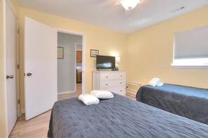 2 Schlafzimmer, Schreibtisch, Bügeleisen/Bügelbrett, WLAN