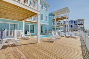 Pool - Experience oceanfront luxury at AfterDune Delight, Oak Island's ideal getaway for 20 guests. (Oak Island)