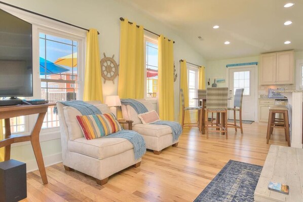 Smart TV - Cheerful 3BR/2BA Home-2nd Row,Ocean Views,Steps to Beach,Sleeps6 (Oak Island)