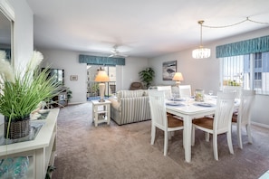 Appart'hÎtel, plusieurs lits, piscine privée, vue jardin (381 - No Pets Allowed) | Restauration