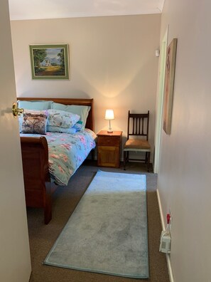 3 Schlafzimmer, Schreibtisch, Bügeleisen/Bügelbrett, Reisekinderbett