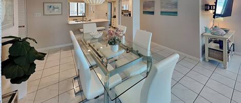 Condo (3 Bedrooms) | Property amenity