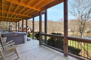 Tina de hidromasaje al aire libre