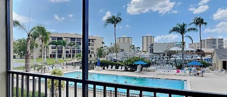 Condo (2 Bedrooms) | Property amenity