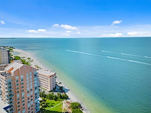 Condo (2 Bedrooms) | Property amenity