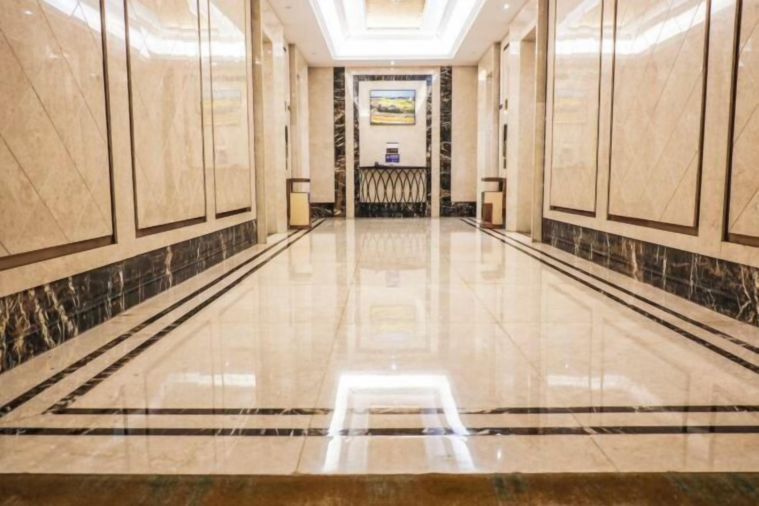 المنشأة من الداخل