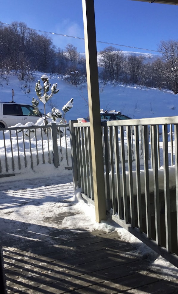 Property grounds - Spacious Park City Condo across from Park City Ski Resort- perfect ski lodging (Park City)