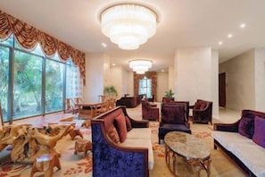Lobby lounge