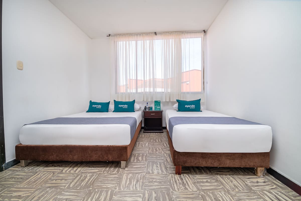 Hypo-allergenic bedding, free WiFi, bed sheets