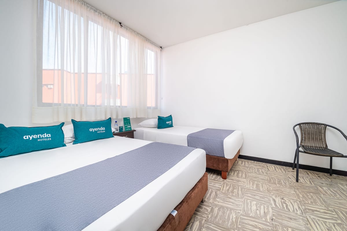 Hypo-allergenic bedding, free WiFi, bed sheets