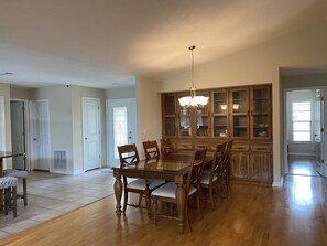 Dining - Beautiful Home Away from Home for your Vacation with Private Pool and Hot Tub (Wesley Chapel)