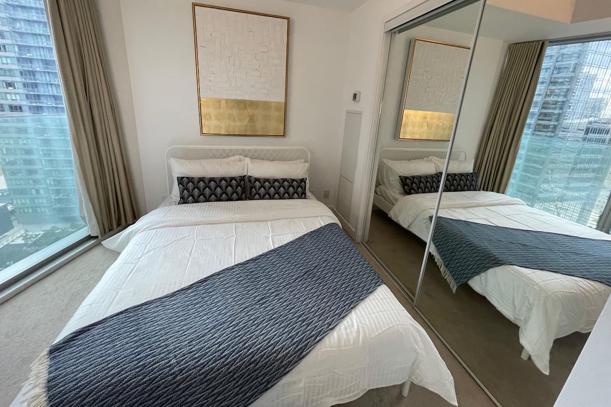 Condo Elite | 1 habitación, sábanas de algodón egipcio y ropa de cama de alta calidad
