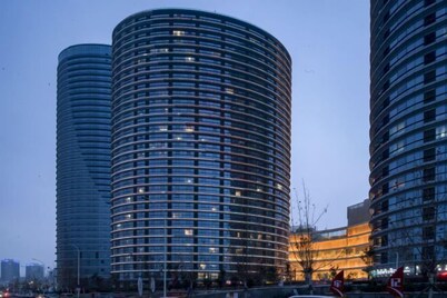 Vienna Classic Hotel (Qingdao Golden Beach Wuyue Plaza)