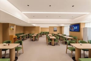 Restaurant - Vienna Classic Hotel (Qingdao Golden Beach Wuyue Plaza) (Qingdao)