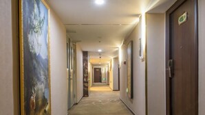 Interior - Vienna Classic Hotel (Qingdao Golden Beach Wuyue Plaza) (Qingdao)