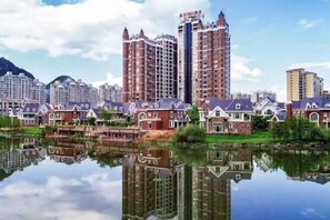 Exterior - Holiday Inn Guilin Windsor (Lingui Wanda Plaza Liangjiang Airport) (Guilin)