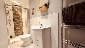 Cottage | Bilik Mandi | Pancuran mandi, pengering rambut, tuala disediakan