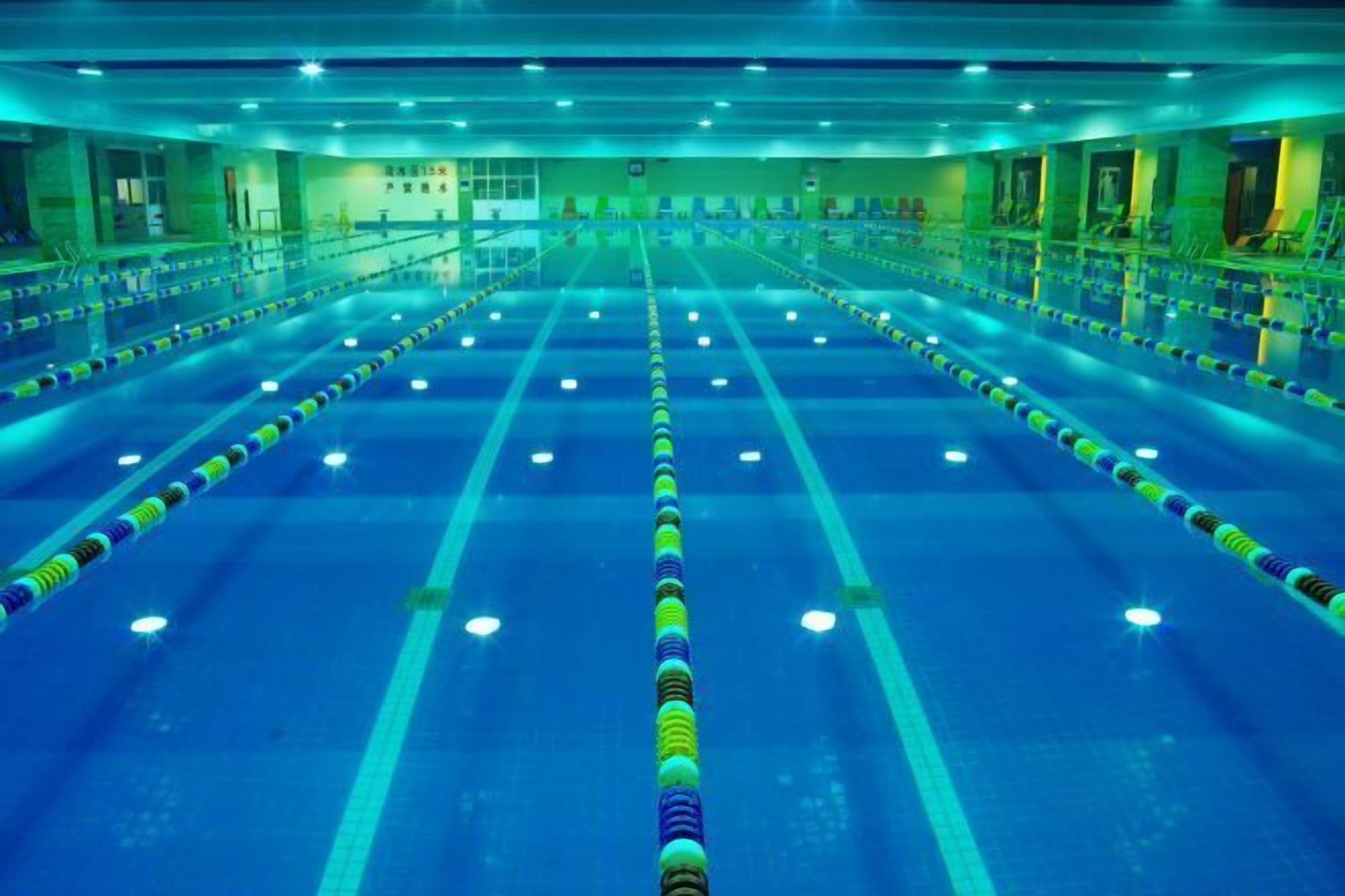 室内游泳池