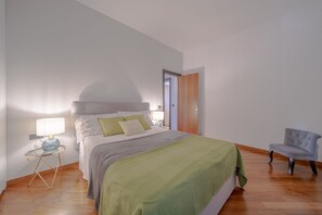 6 多间卧室、办公桌、熨斗/熨衣板、免费 WiFi