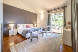 6 soverom, skrivebord, strykejern/-brett og wi-fi (inkludert)