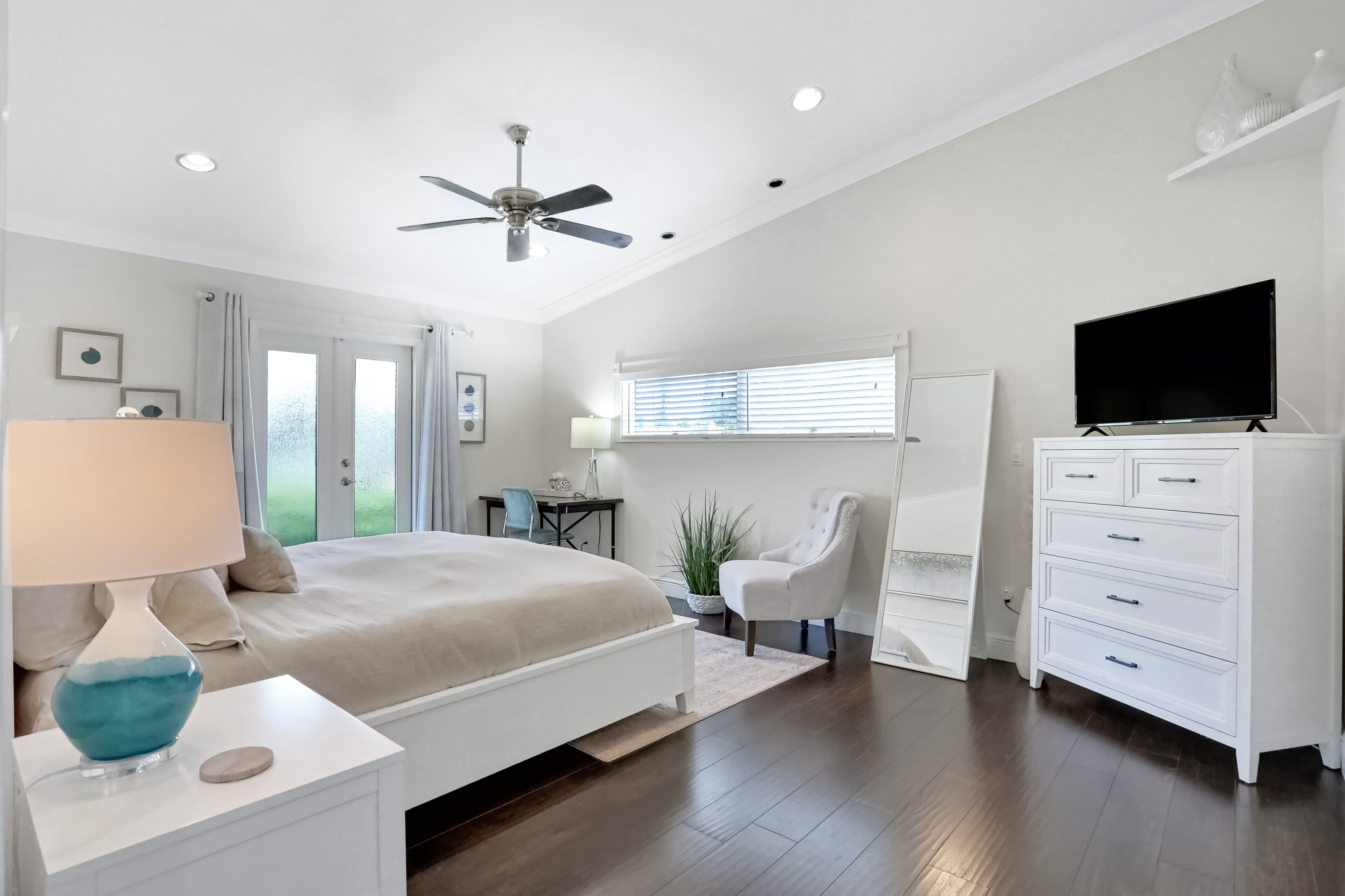 6 Schlafzimmer, Bügeleisen/Bügelbrett, Internetzugang, Bettwäsche