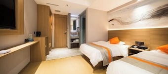 Weige Hotel (Daqing East Station)