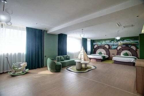 Daqing Weige Hotel (Daqing East Station)