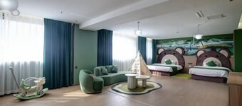 Daqing Weige Hotel (Daqing East Station)