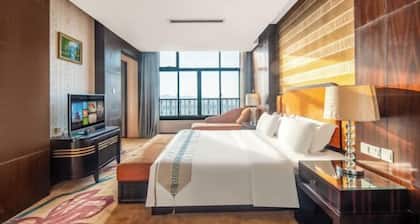 Mingzhao Hot Spring International Hotel