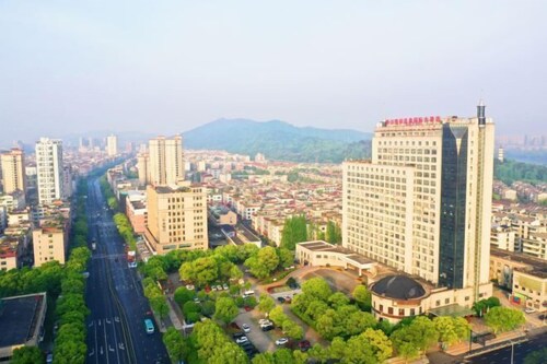 Mingzhao Hot Spring International Hotel