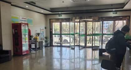 Sunshine Hotel (Yuncheng Wanda Plaza Central Hospital)