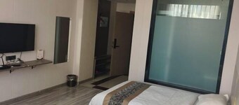 Sunshine Hotel (Yuncheng Wanda Plaza Central Hospital)